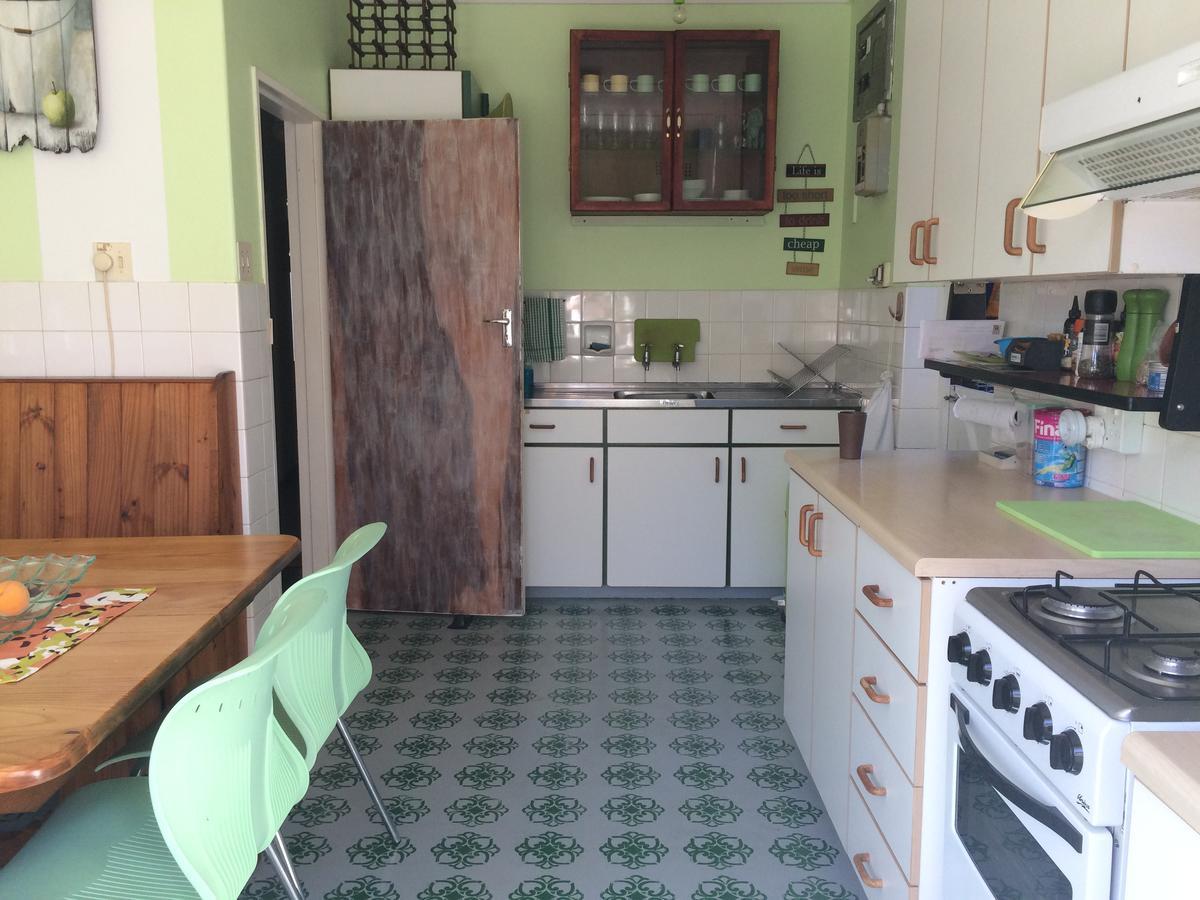 Leo'S Den Bed and Breakfast Fish Hoek Exteriör bild