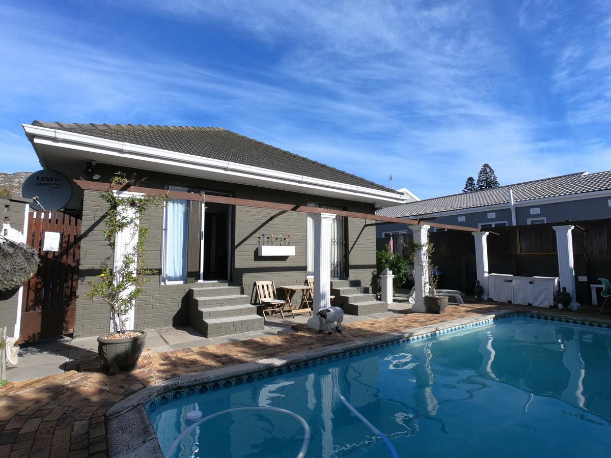 Leo'S Den Bed and Breakfast Fish Hoek Exteriör bild
