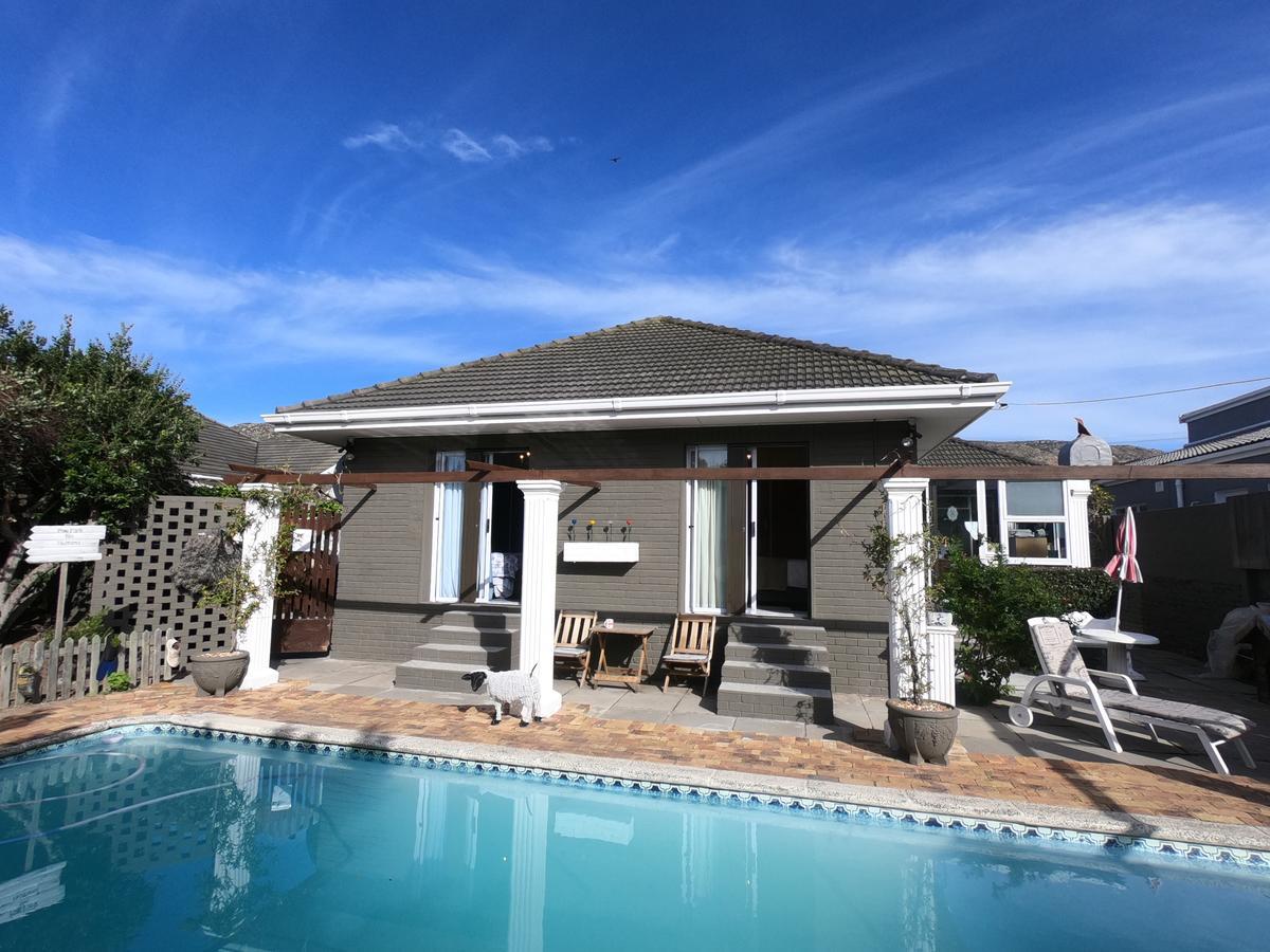 Leo'S Den Bed and Breakfast Fish Hoek Exteriör bild